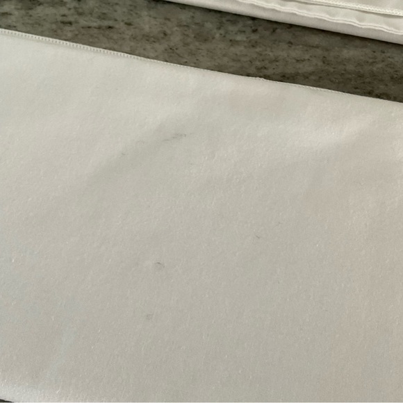 Vintage set of 2 hand embroidered pillowcases butterflies 30””x20” - Picture 9 of 9